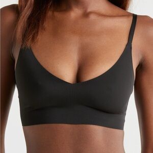 True & Co The True Body Triangle Convertible Strap Bralette